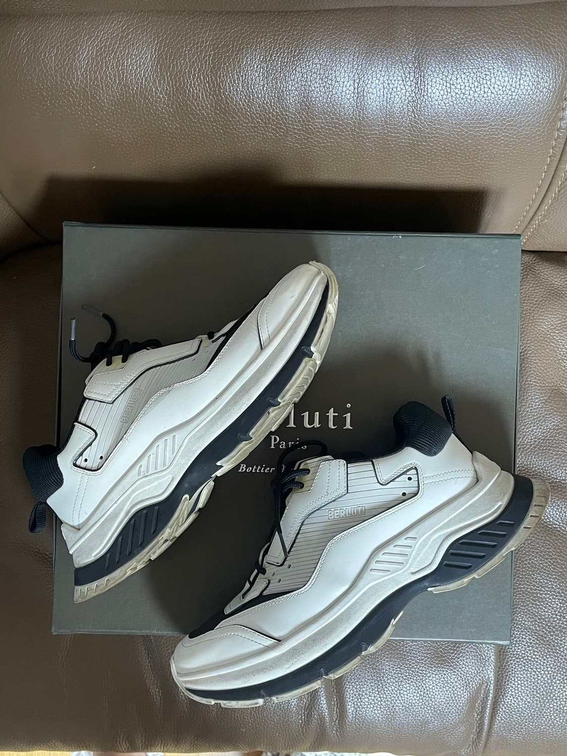 벨루티 크리스반아쉐 그래피티 41사이즈 상품이미지7