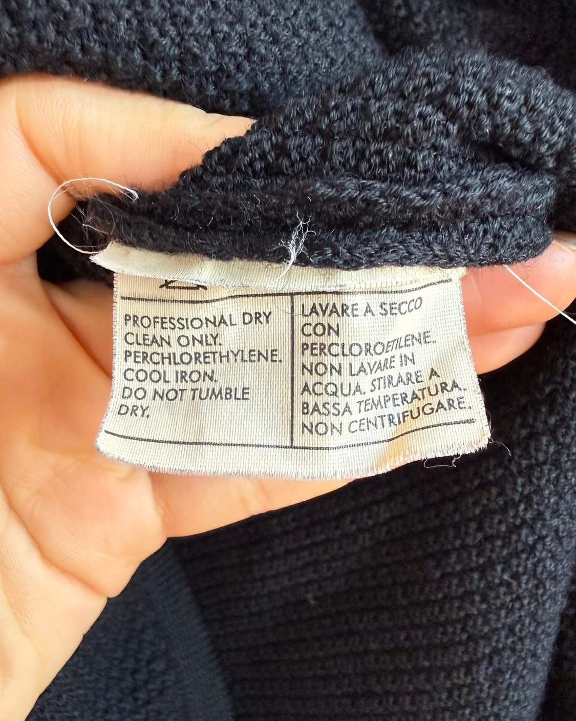 페라가모 블랙 간치니 버튼 가디건  상품이미지9