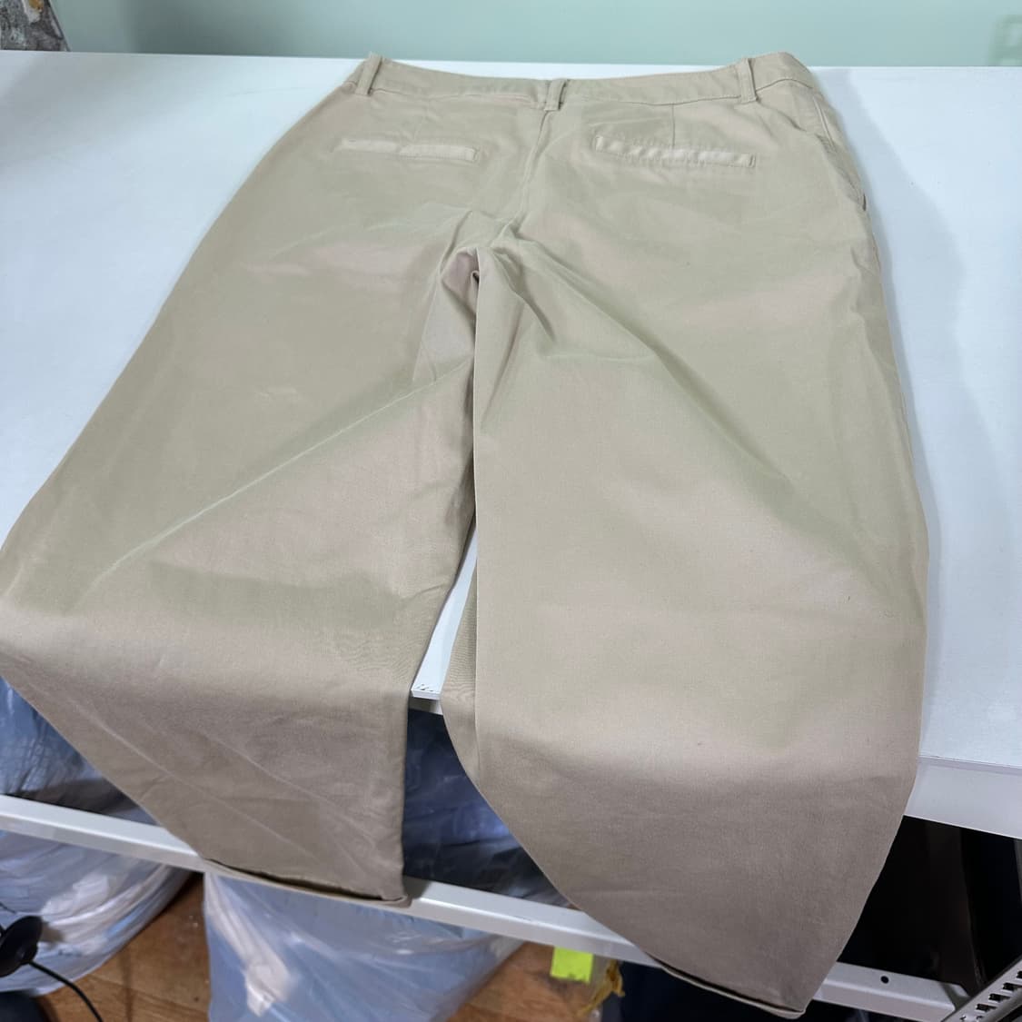 30 M 자라맨 라이트베이지 테이퍼드핏 10부 카보라팬츠 상품이미지5