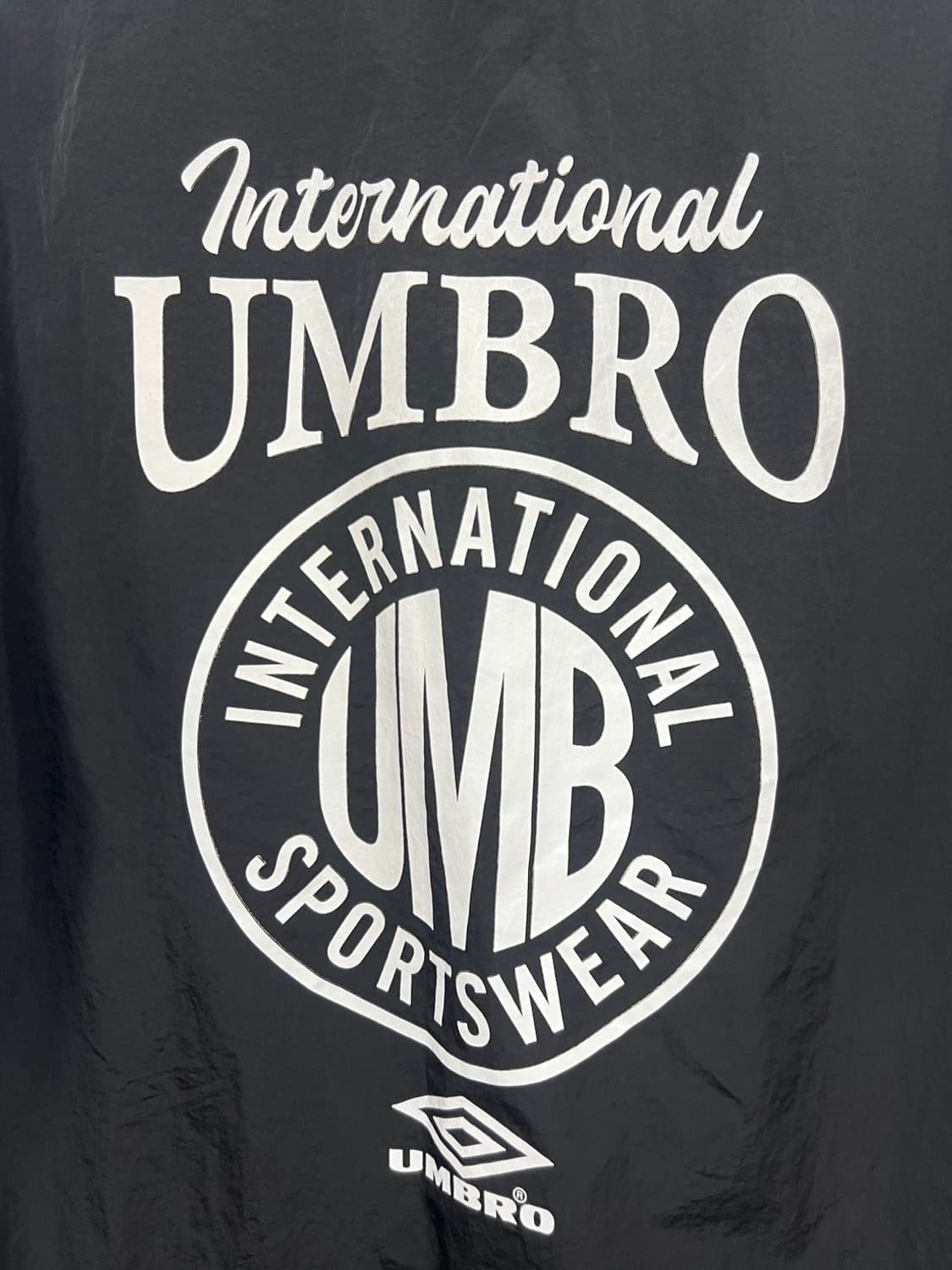 엄브로 빅로고 포켓 나일론 오버핏 반팔 티셔츠 상품이미지5