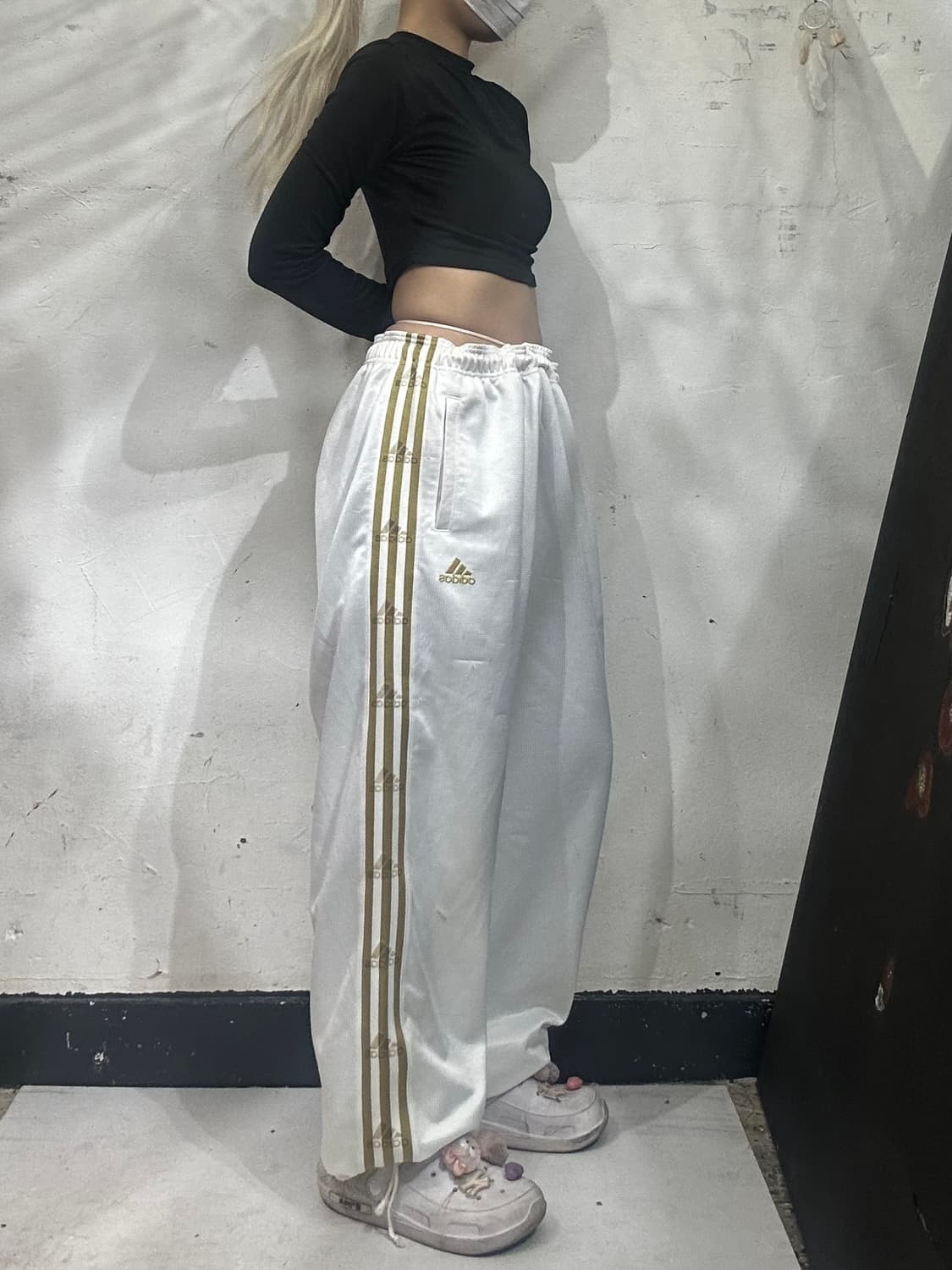 아디다스 화이트 와이드 사이드 로고 삼선 트레이닝 바지 추리닝 팬츠 L 상품이미지1