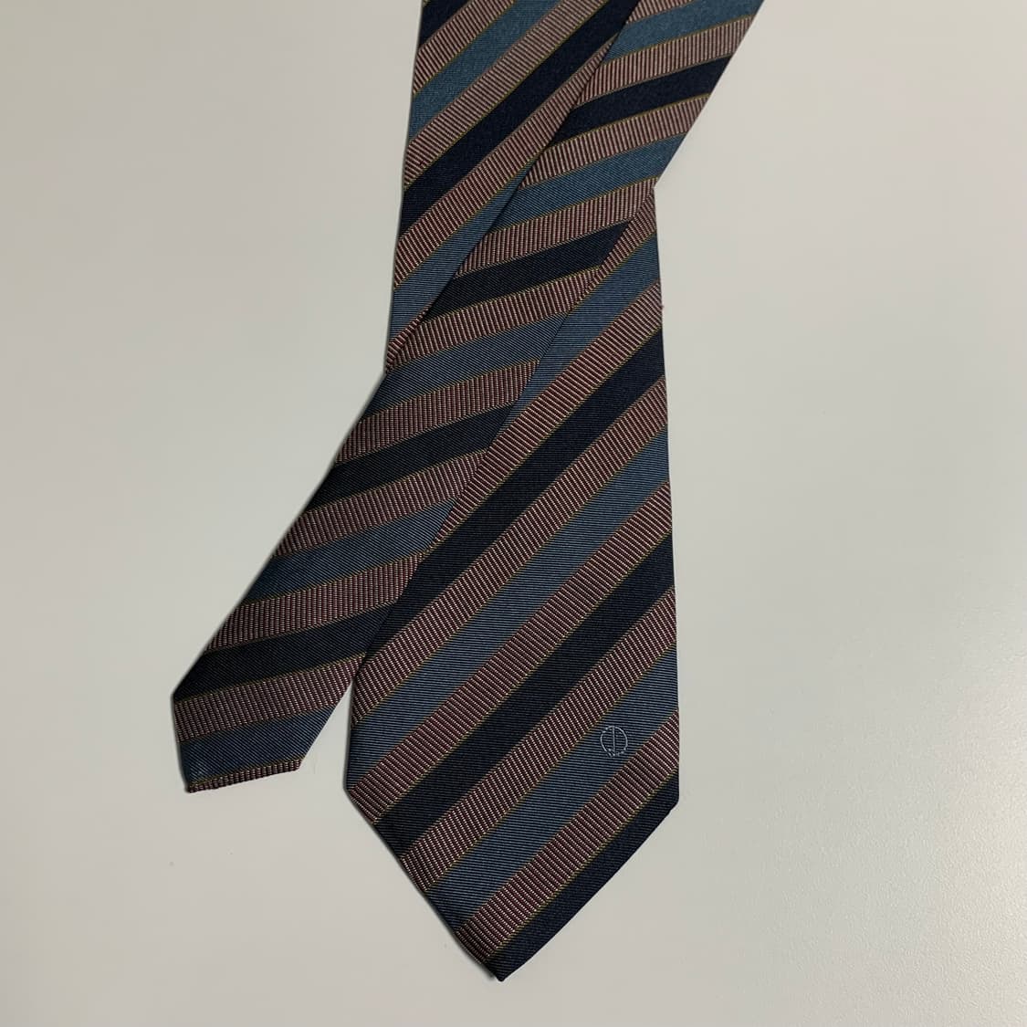 던힐(dunhill) 레지멘탈 클래식넥타이 명품 100실크 이태리 A+ 상품이미지3