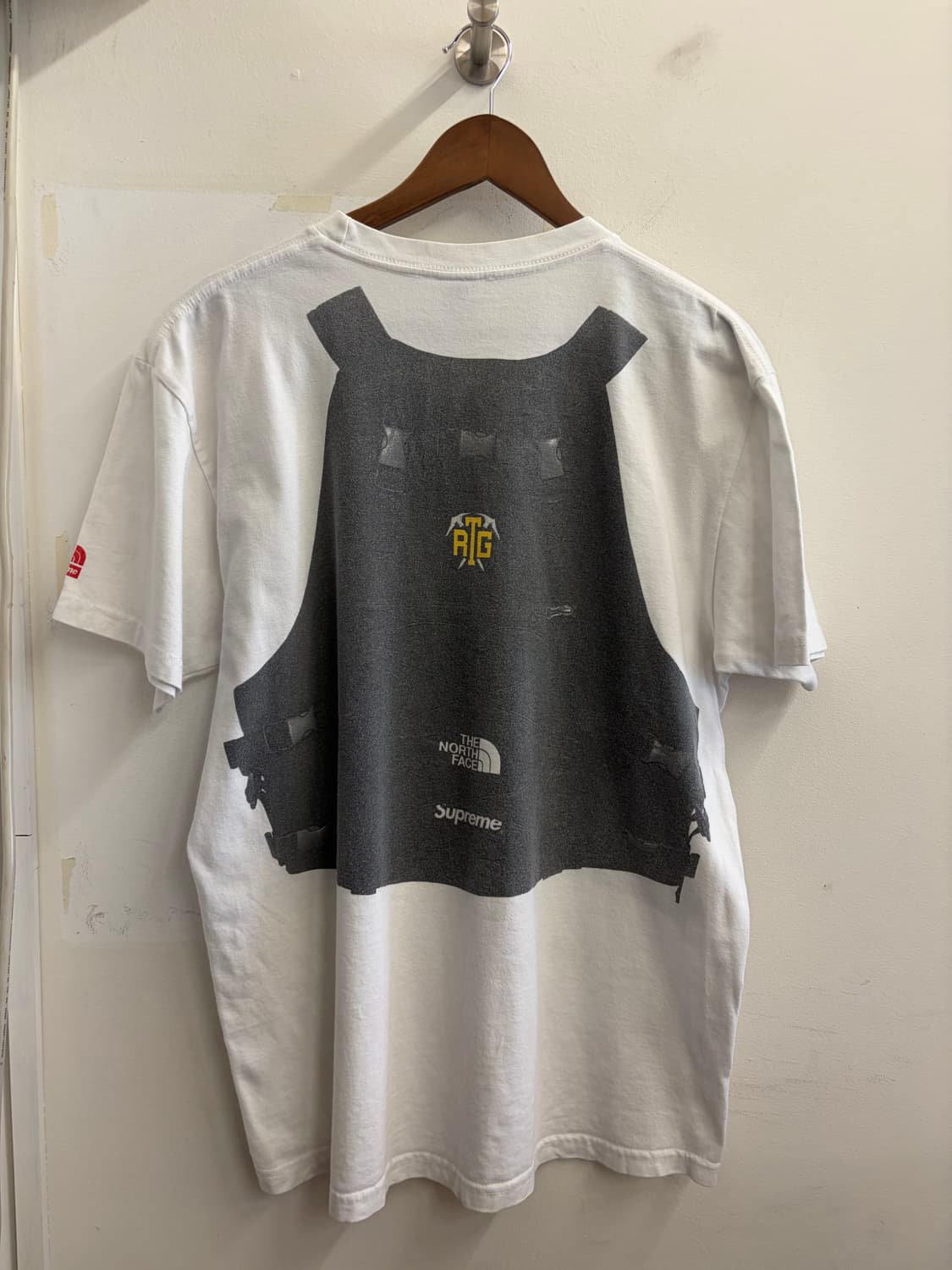 슈프림 X 노스페이스 콜라보 반팔 상품이미지2