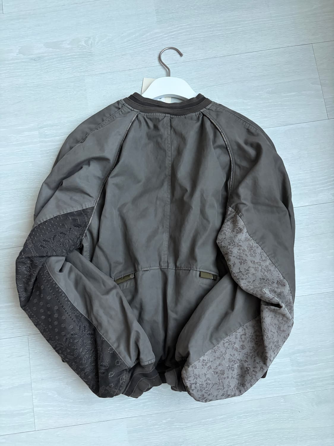 (1) 폴리테루 1011 플로럴 수베니어 라이트 세이지 상품이미지2