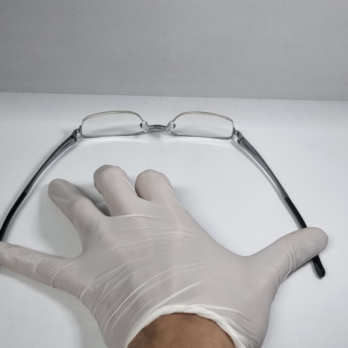 오클리 반무테 안경 캘리퍼 브러쉬드 크롬 상품이미지10