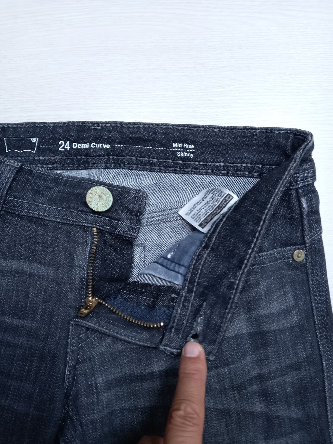 25 리바이스 Demi Curve 워싱 스판스키니 블랙 25-285 상품이미지6