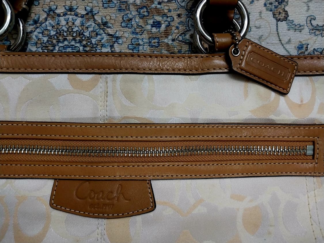 코치 시그니처 숄더백 아이보리 상품이미지5