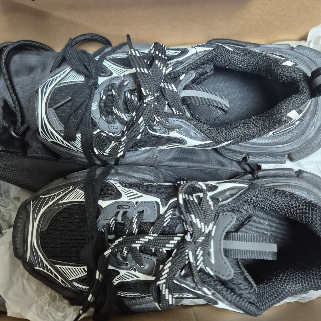 발렌시아가 3xl 블랙 화이트 39 상품이미지3