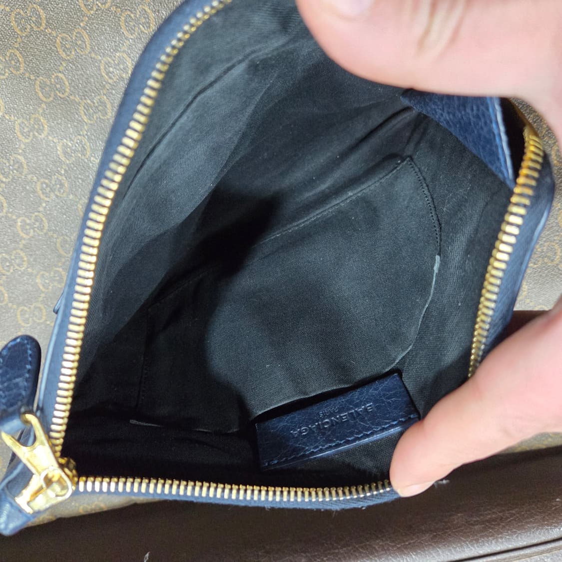 발렌시아가 모터 클러치백 상품이미지4