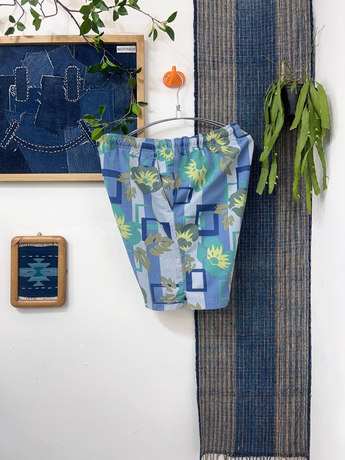 TOMMY BAHAMA Nylon Floral Board Shorts  상품이미지7