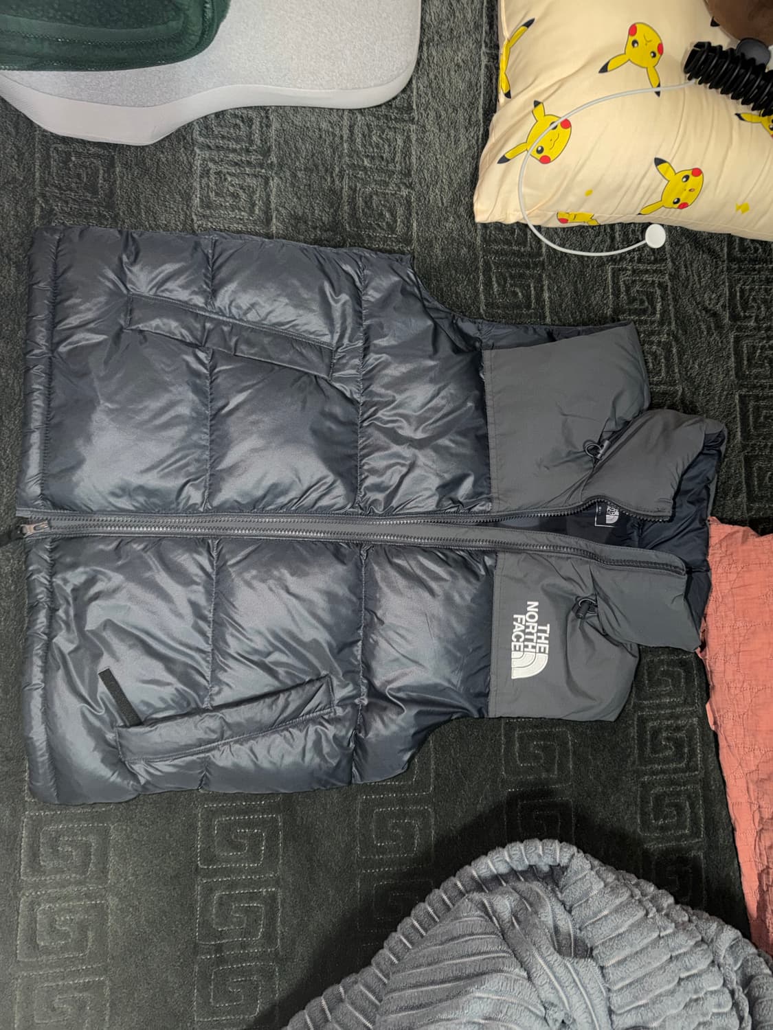 노스페이스 눕시 온 볼 베스트 스틸 그레이 - 24FW /M 상품이미지7