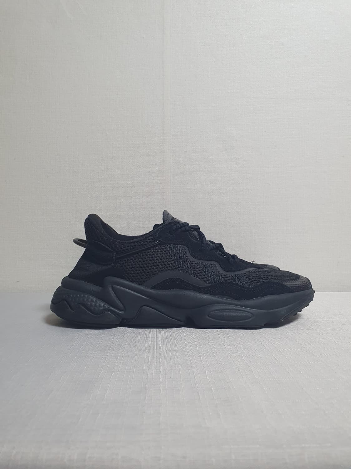 아디다스 오즈위고 트리플블랙 240mm 상품이미지1