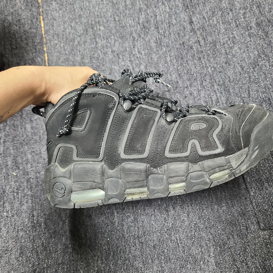 나이키 에어 모어 업템포 블랙 상품이미지1