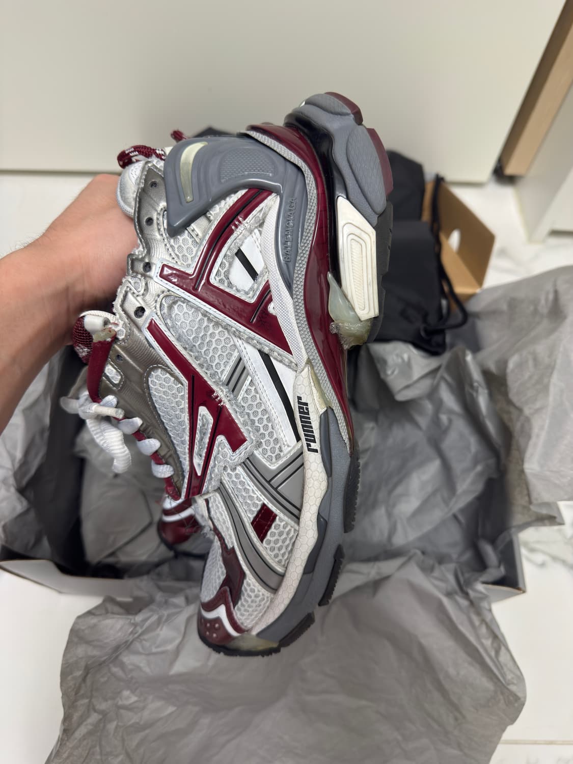 발렌시아가 뉴러너 42사이즈 상품이미지2