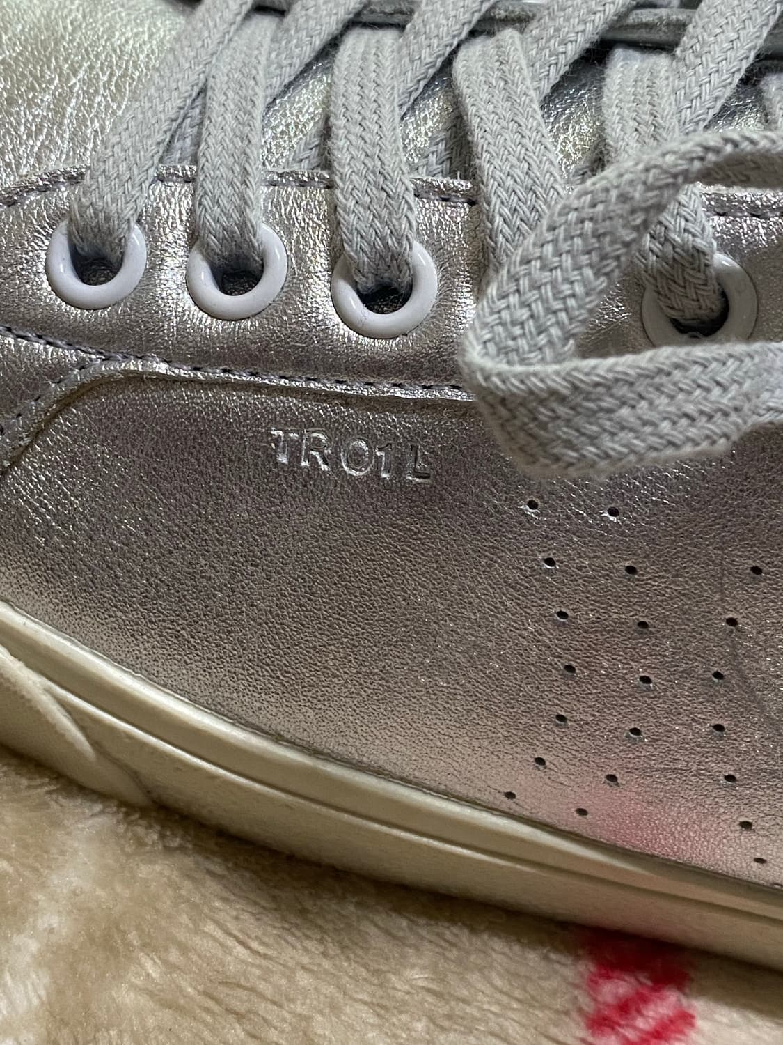 셀린느 트리옹프 여성 실버 스니커즈 37 상품이미지9