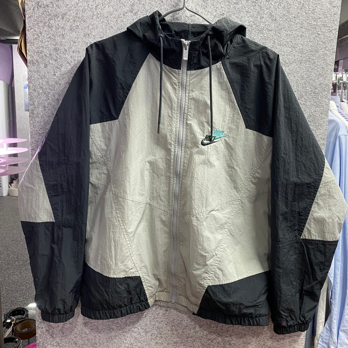 나이키 신형 빅로고 나일론 메탈  러닝 바람막이 B3508 상품이미지2