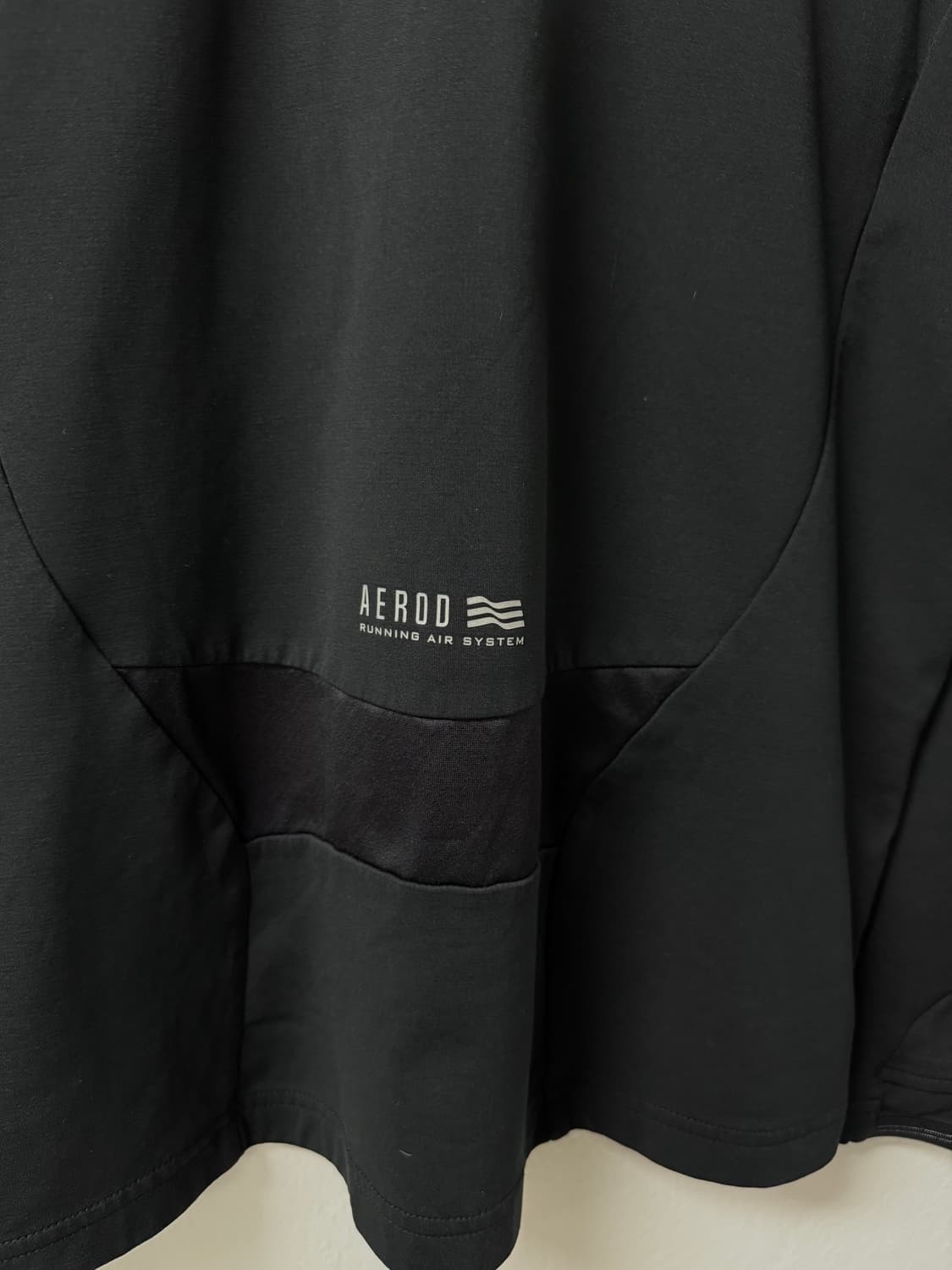 100~105사이즈 남성 데상트 러닝 트레이닝 긴팔티셔츠 상품이미지5