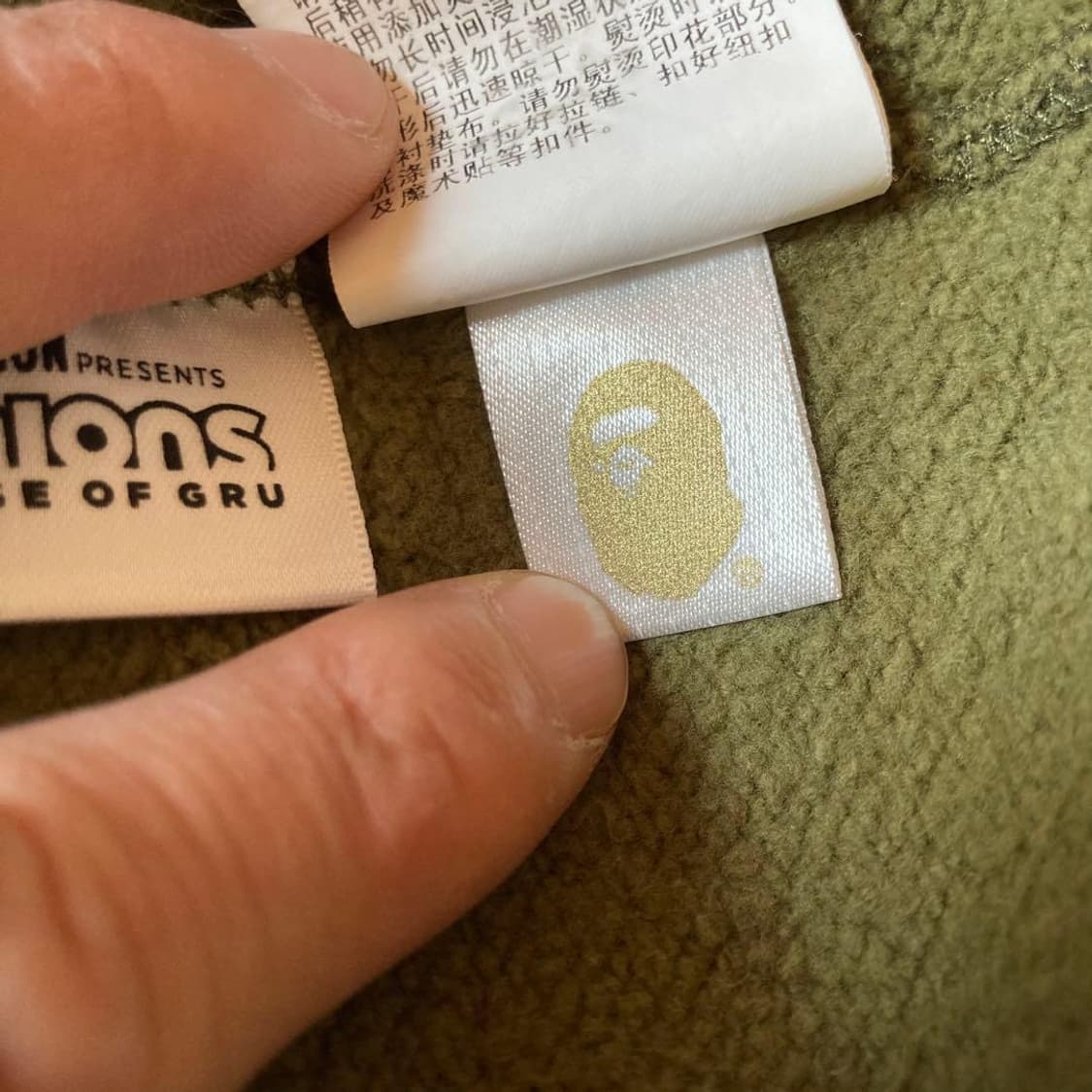 초레어 베이프 x 미니언즈 1st 카모 샤크 후드집업 녹계 상품이미지9