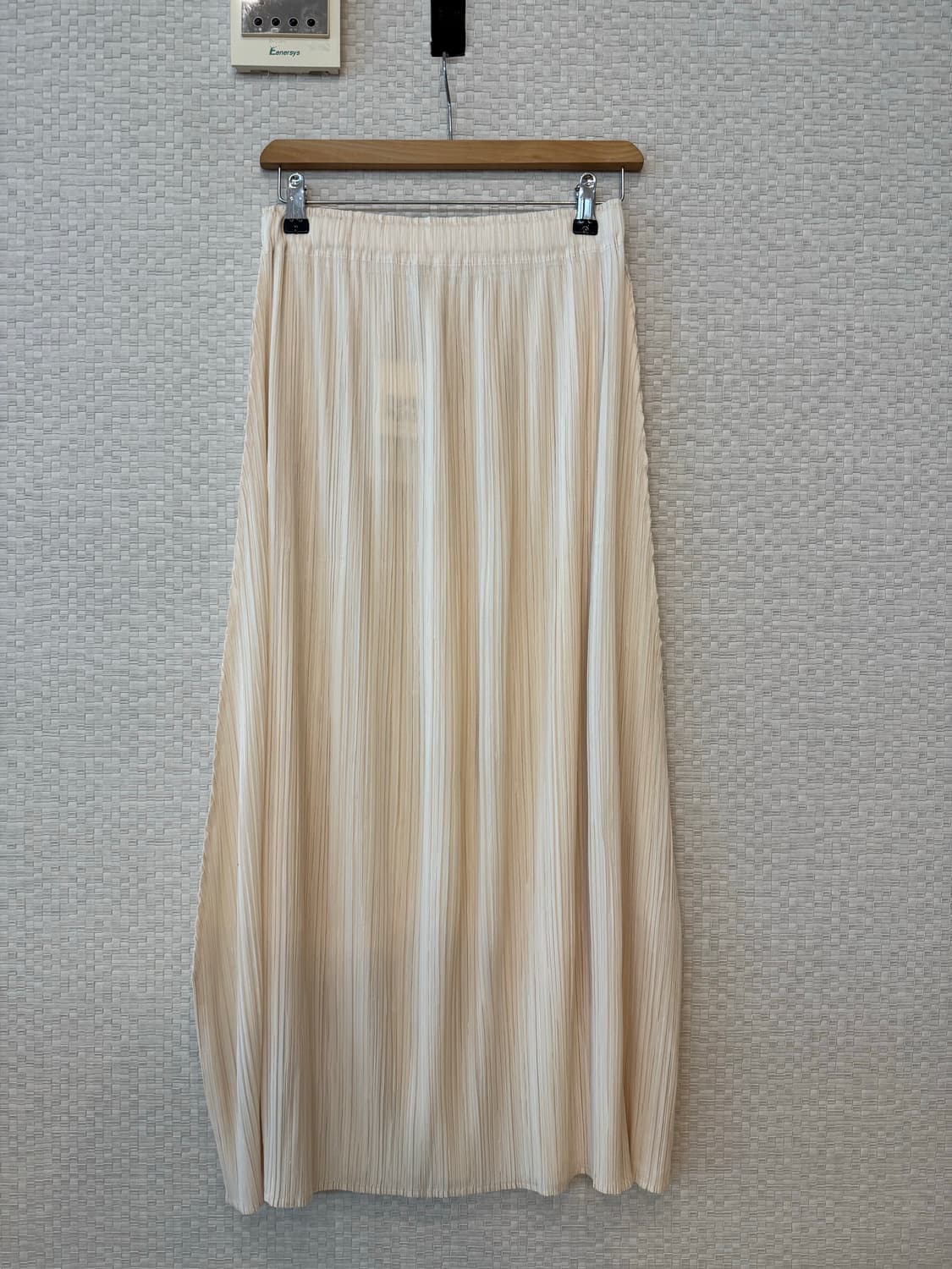 플리츠플리즈 12월 먼슬리 스커트 오프화이트 상품이미지3