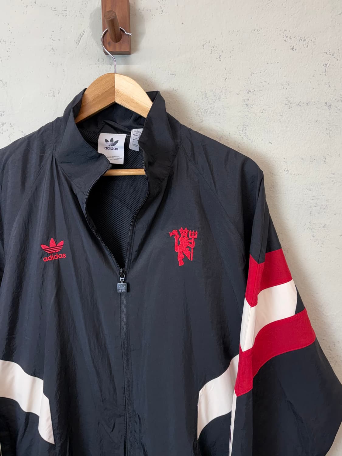 아디다스 맨체스터 유나이티드 바람막이 상품이미지2