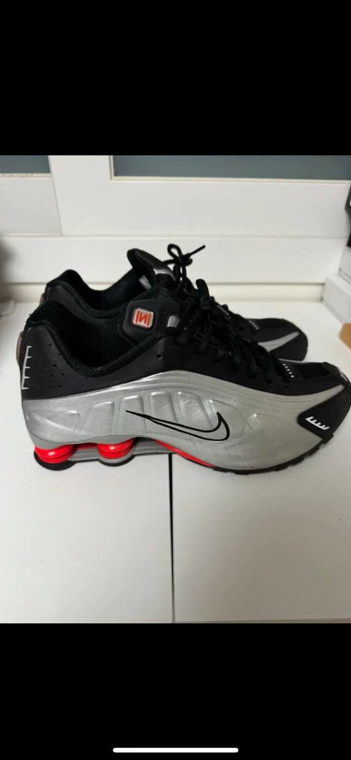 나이키 샥스 r4 메탈릭 실버레드 280 상품이미지1