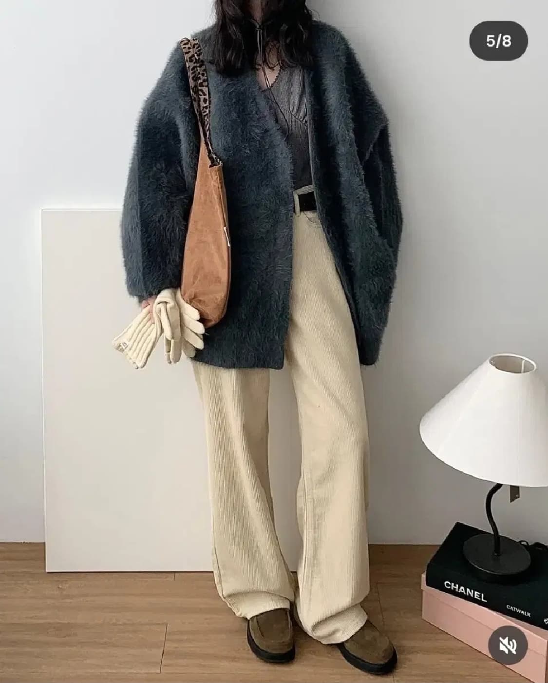 [새상품] 웨어링무드 헤어리 브이넥 오버핏 가디건 상품이미지2