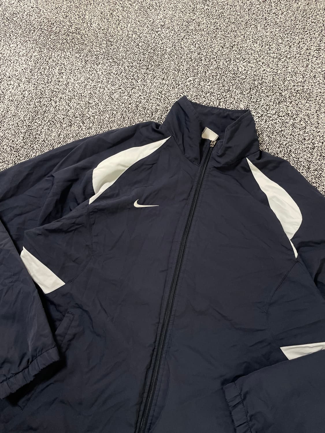 빈티지9. 나이키 스우시 올드스쿨 바람막이 점퍼 블랙화이트 배색 상품이미지2