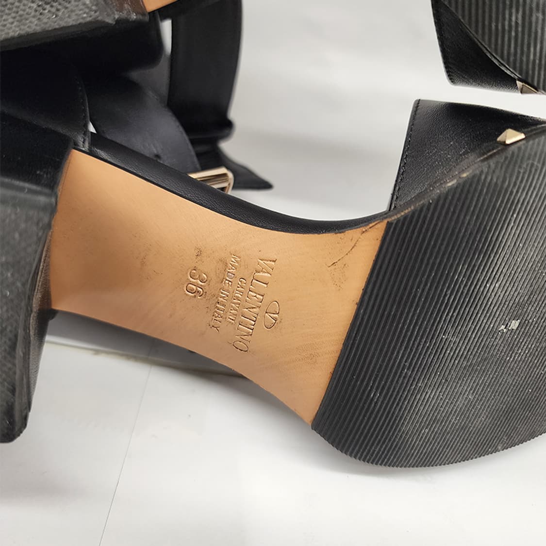 발렌티노 스터드 스트랩 샌들 힐 36 상품이미지5