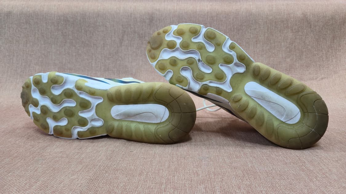 나이키 265mm-  에어맥스 270 리액트 운동화  
유니크한 디자인
 상품이미지6