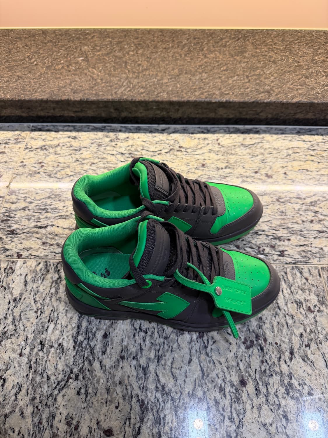 (41) 오프화이트 아웃오브오피스 스니커즈 상품이미지3