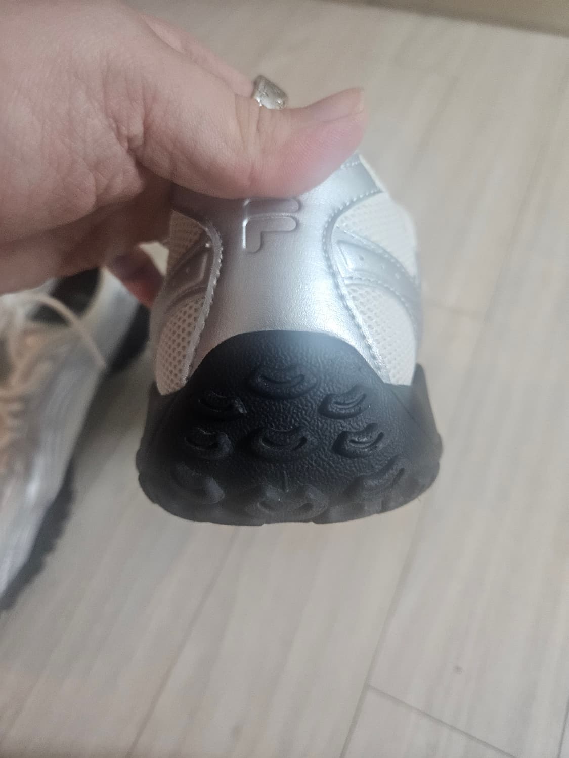 휠라 에샤페 MS 실버문 스니커즈 상품이미지2