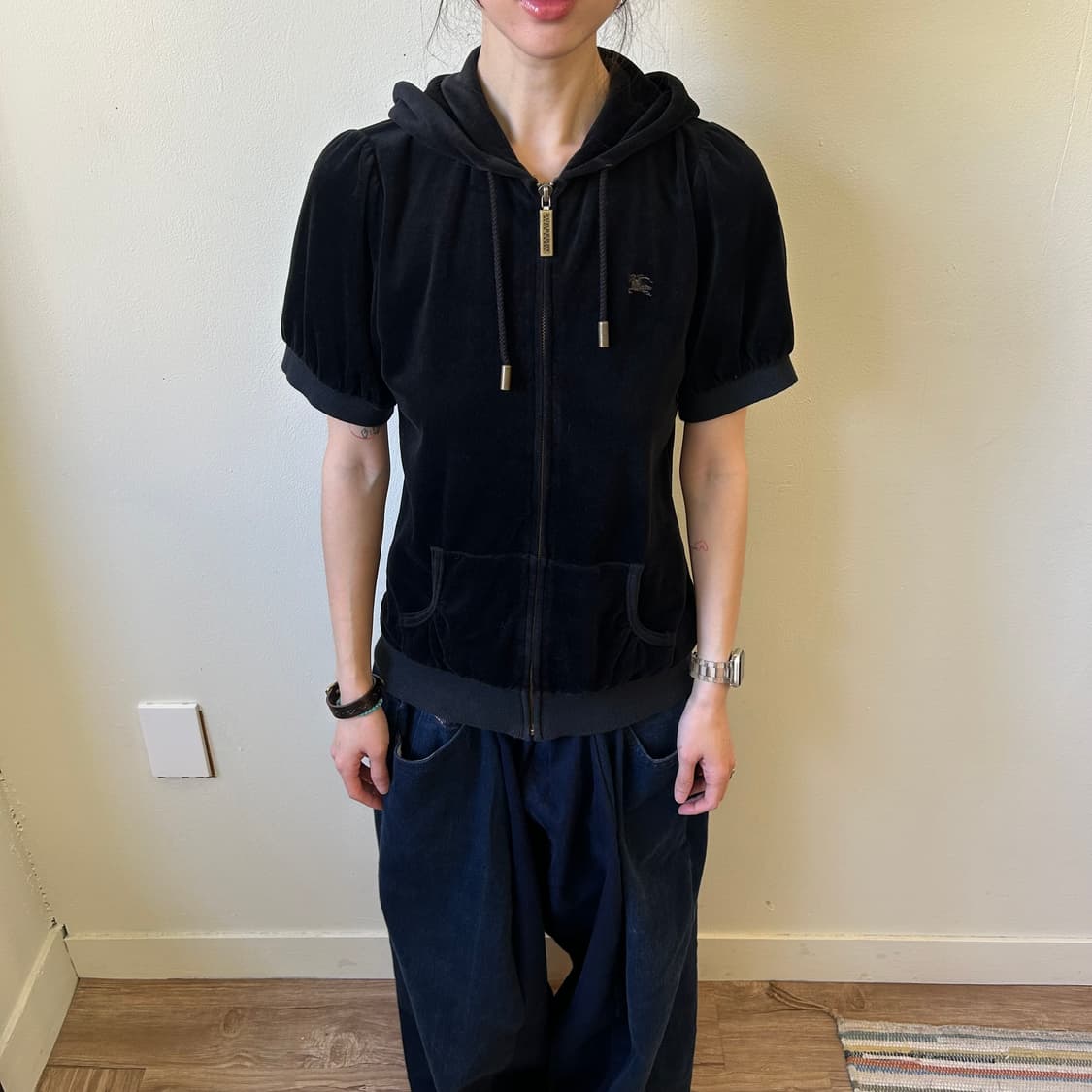 버버리 벨벳 트레이닝 집업 상품이미지1