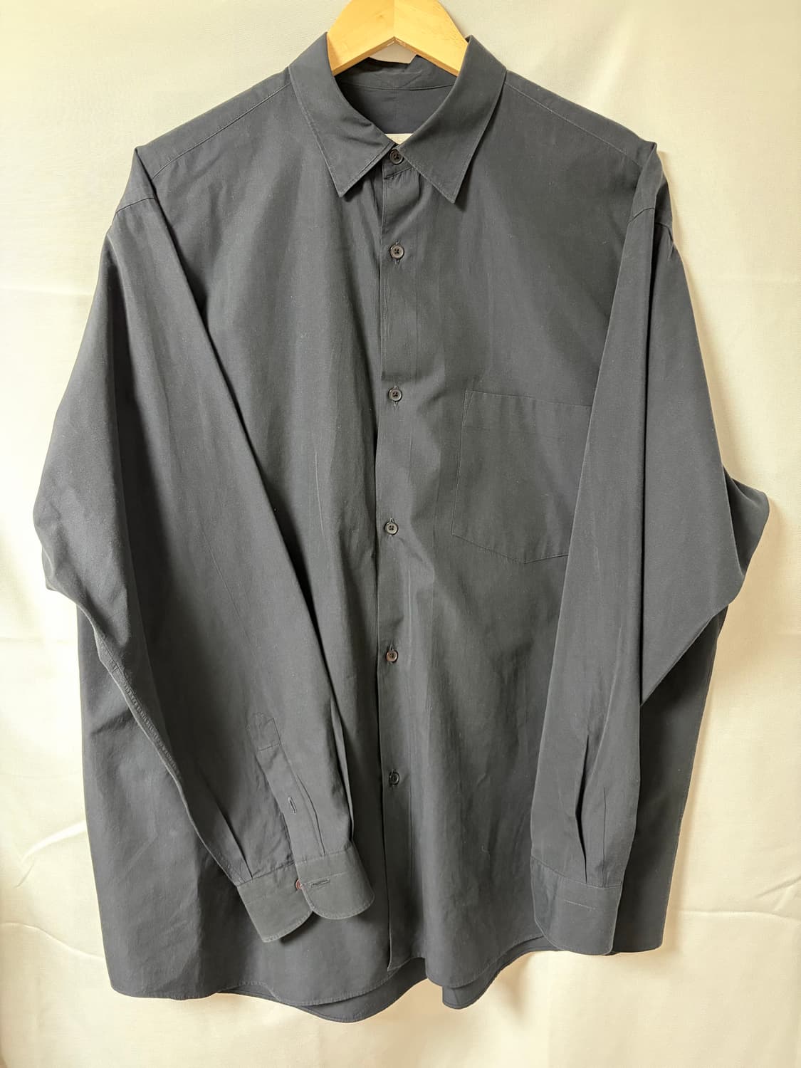 Comoli 네이비셔츠 4사이즈 판매합니다. 상품이미지1