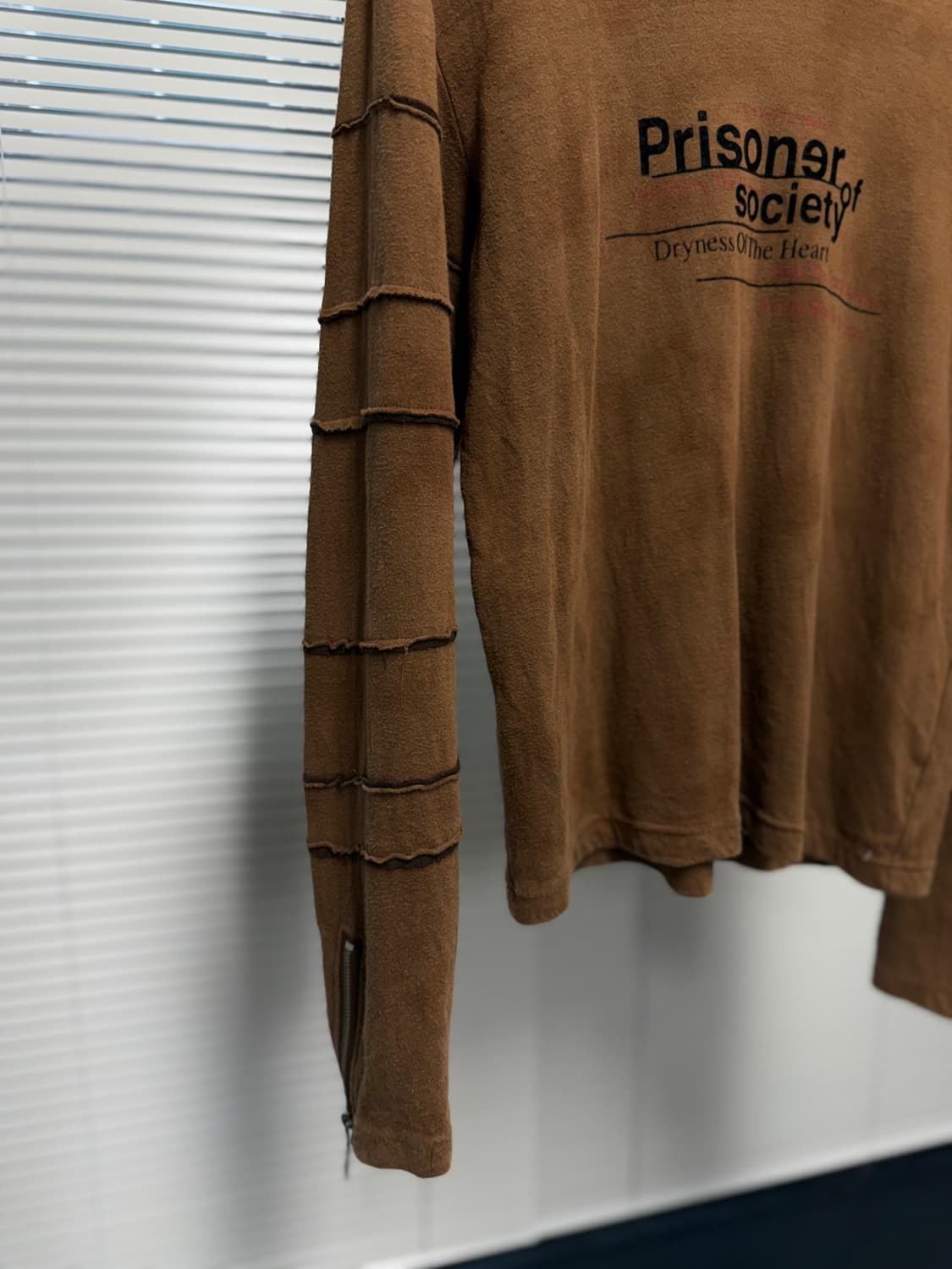 in the attic 롱슬리브 상품이미지3