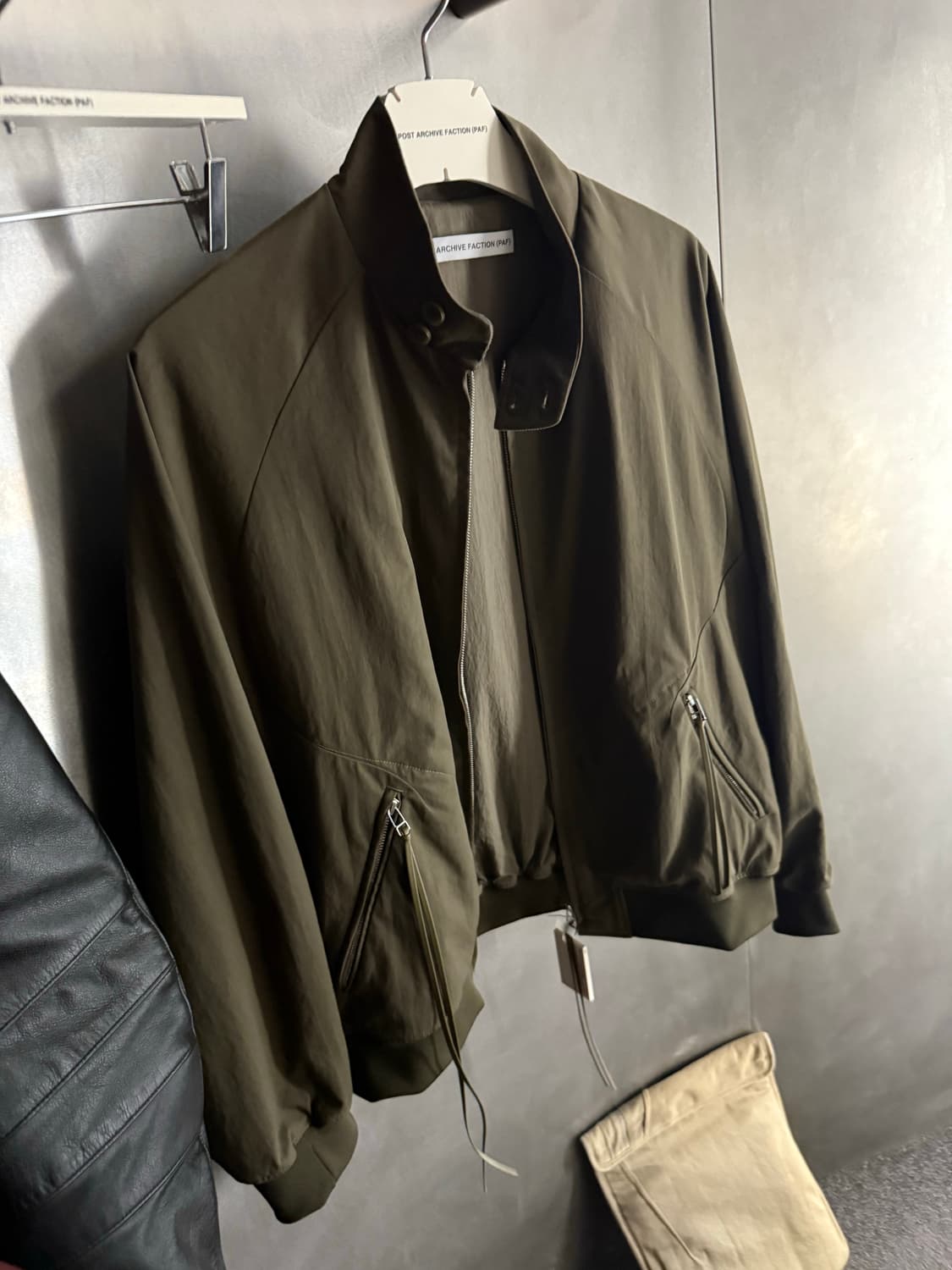 포스트아카이브팩션 8.0 봄버 센터 판매합니다 상품이미지1