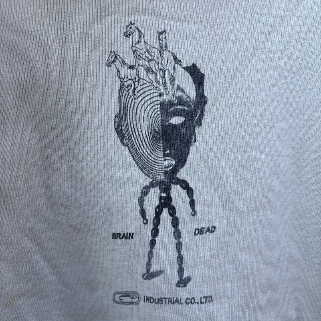 브레인데드 모크넥 오프화이트 스웻셔츠 상품이미지1