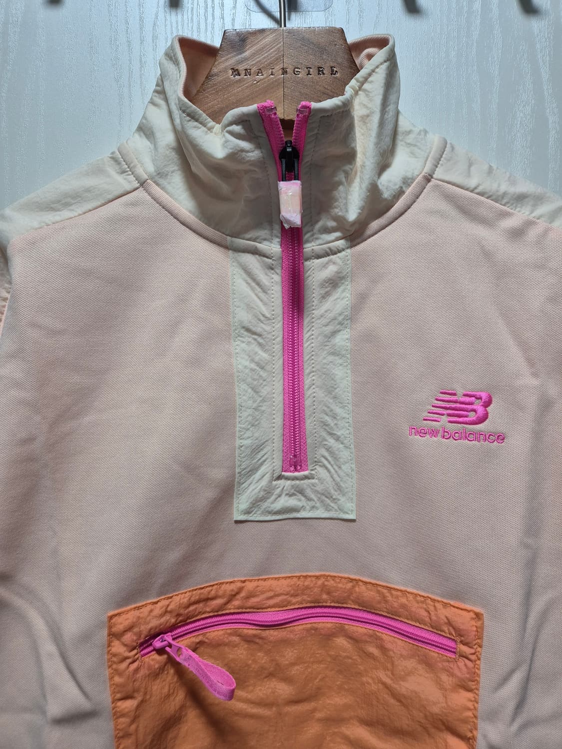 뉴발란스 핑크 아노락 크롭 자켓.새상품 상품이미지3