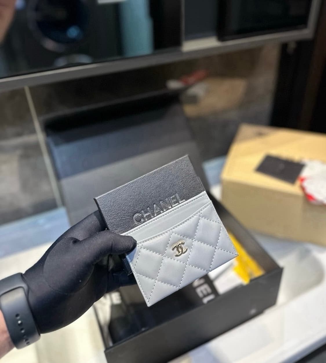 샤넬뷰티 램스킨 카드지갑 그레이 풀박스 상품이미지1