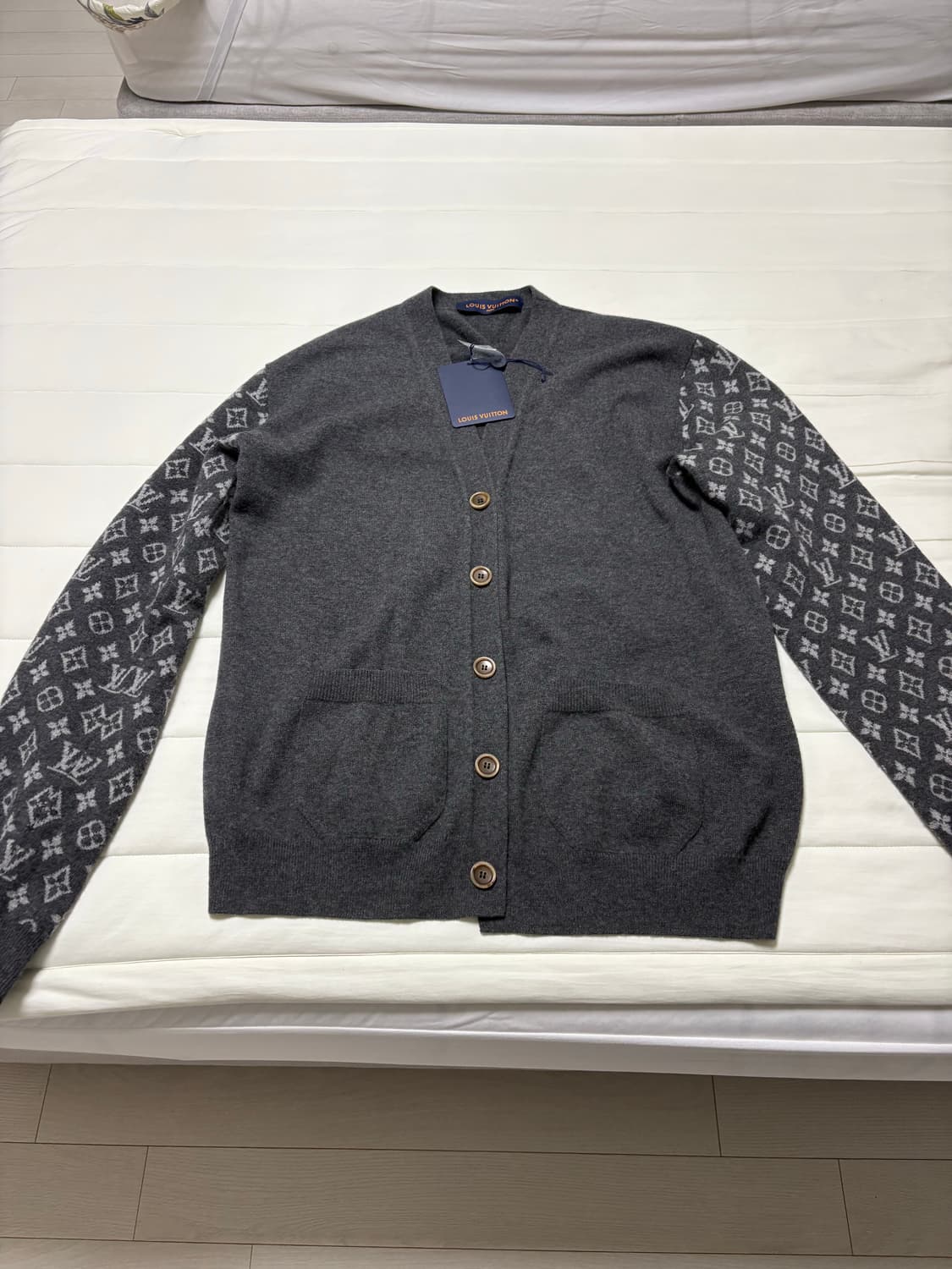 루이비통 캐시미어 모노그램 가디건 상품이미지8