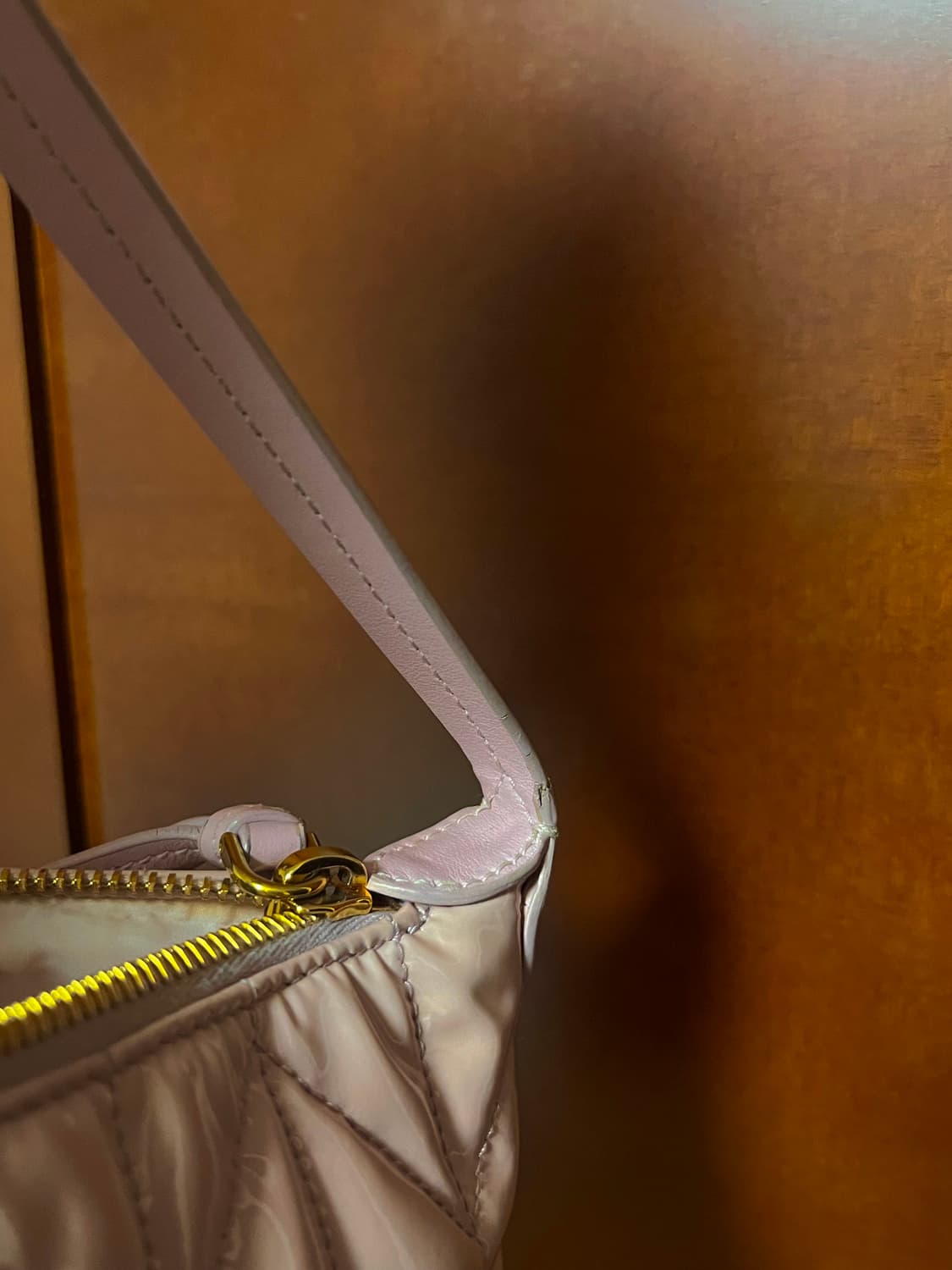 미우미우 마테라쎄 핑크 숄더 백 상품이미지7