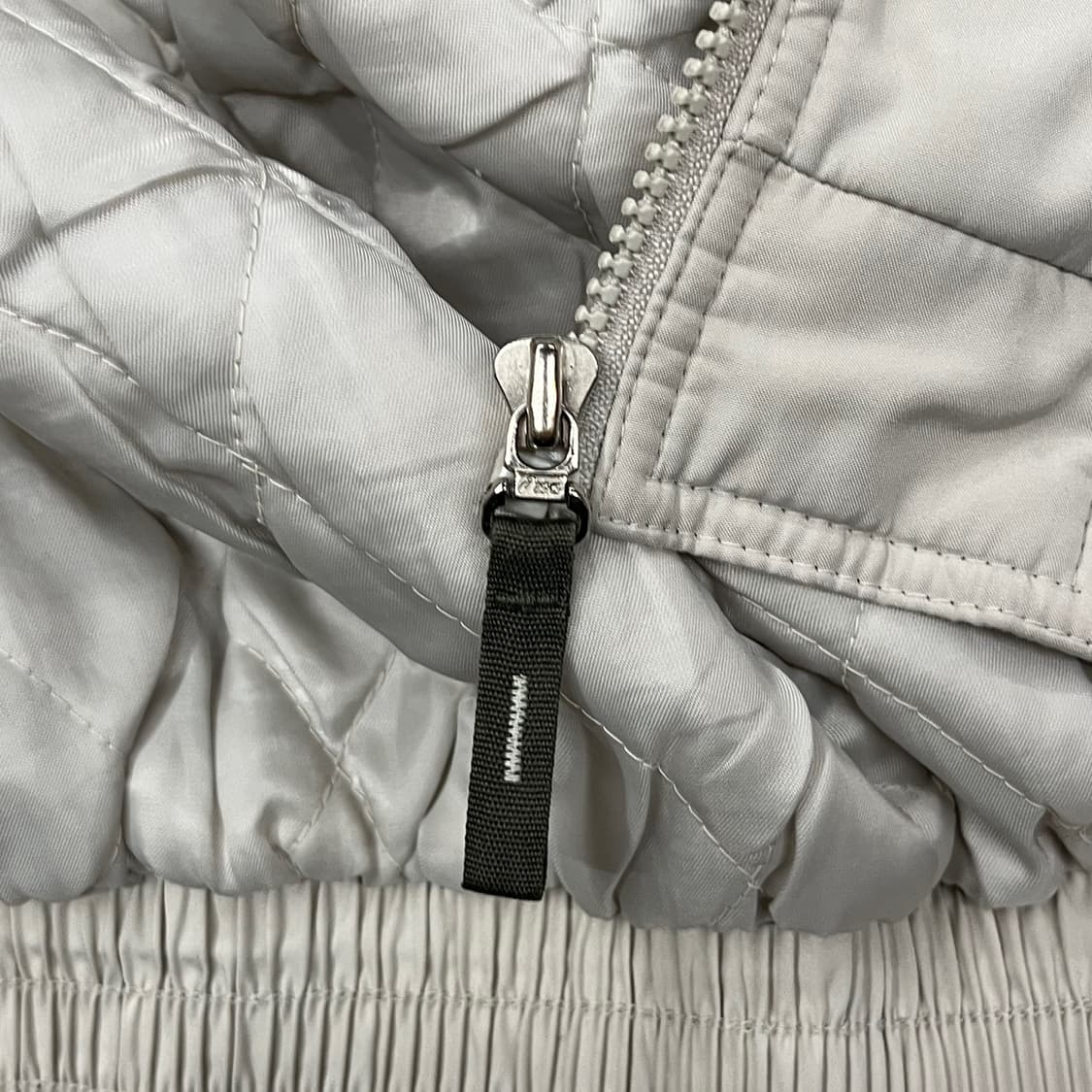 [정품/100] 아식스 바람막이 후드 집업 점퍼 그레이 카키 b19 상품이미지7