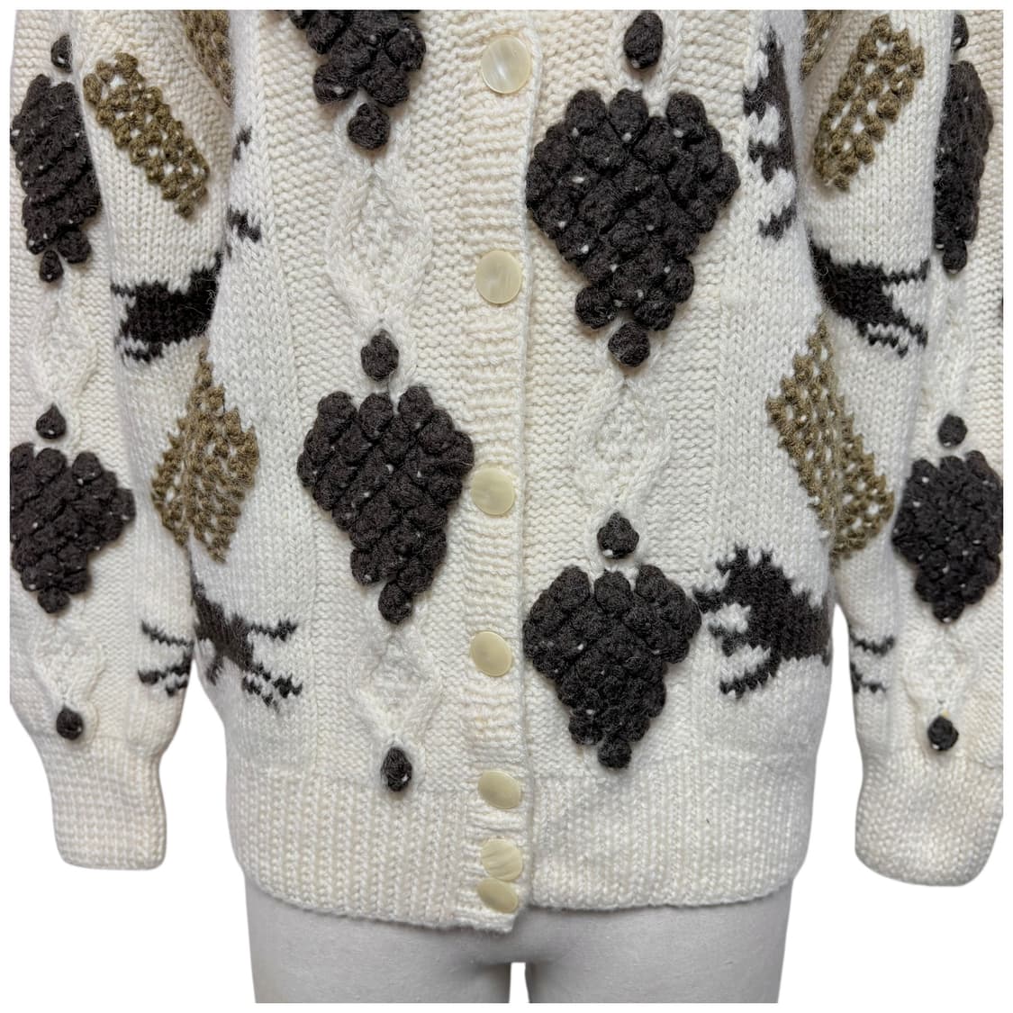 3670 핸드니트 울100 폼폼 니트가디건 상품이미지3