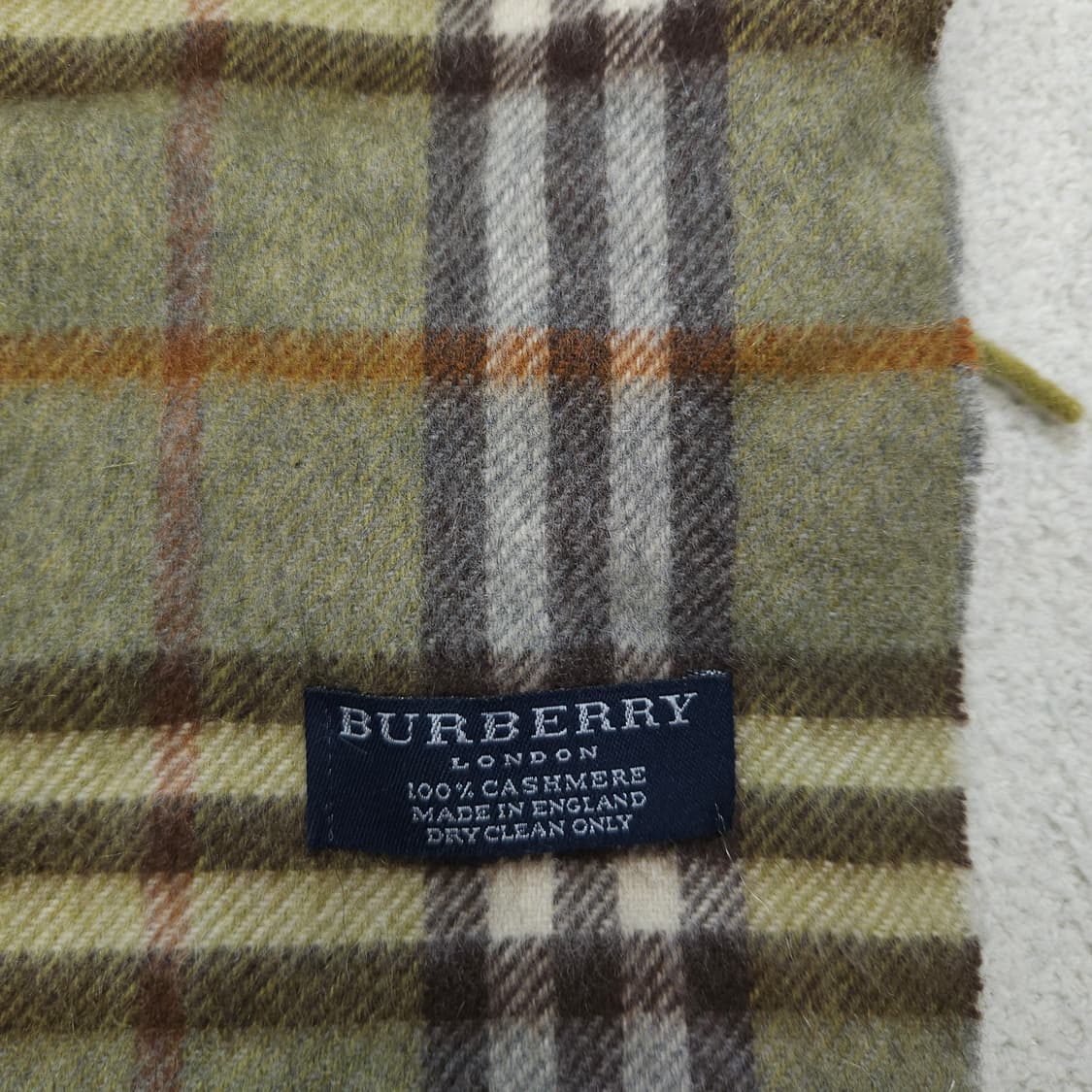 정품 버버리 캐시미어 머플러 상품이미지3
