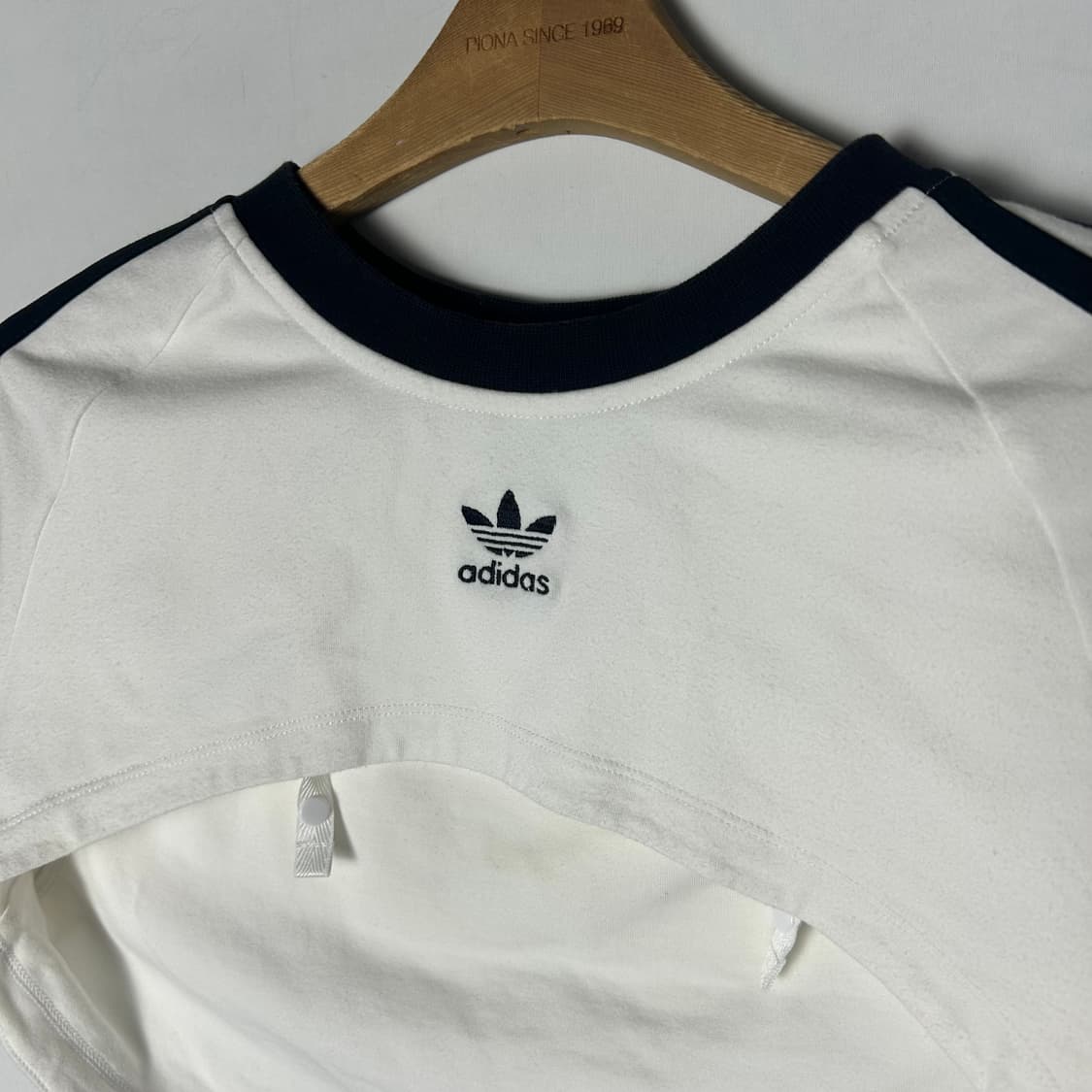 [adidas] 아디다스 배색 크롭 반팔티셔츠 상품이미지3
