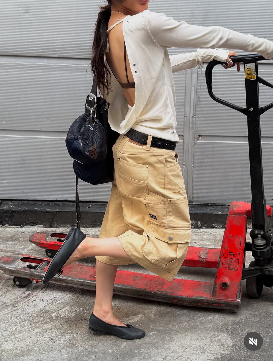WOMEN MOKSHA BERMUDA PANTS BEIGE 상품이미지3