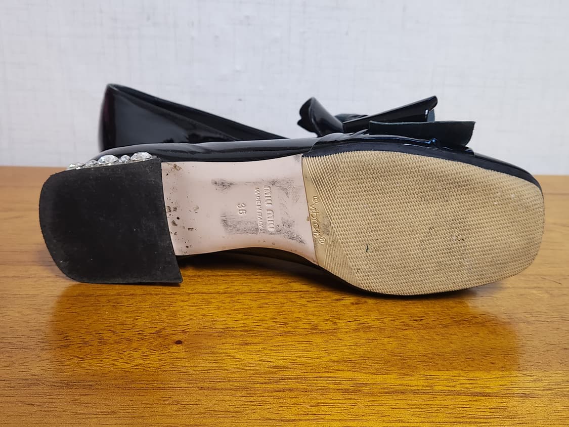 미우미우 리본 크리스탈 페이턴트 로퍼 36 상품이미지6