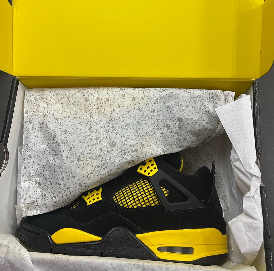 조던4 레드로썬더 270 Jordan4 Retro Thunder 270 상품이미지1