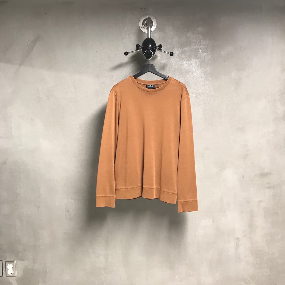 APC 아페쎄 맨투맨 브라운 XL 상품이미지1