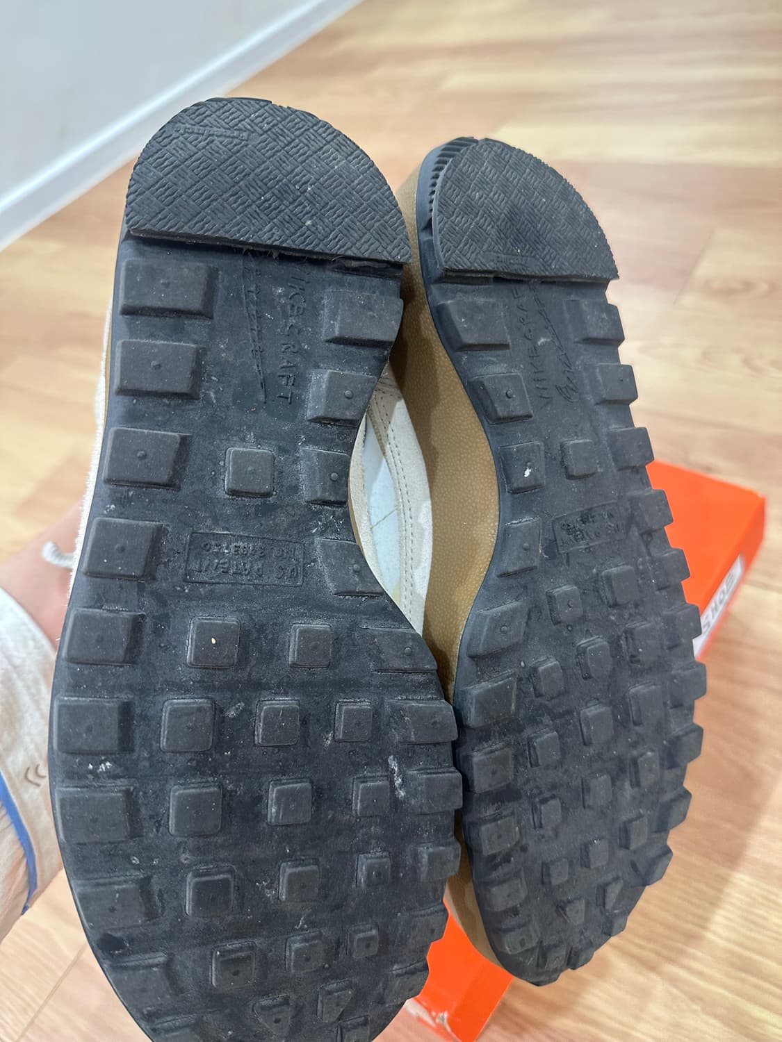 나이키 톰삭스 라이트 크림 상품이미지4