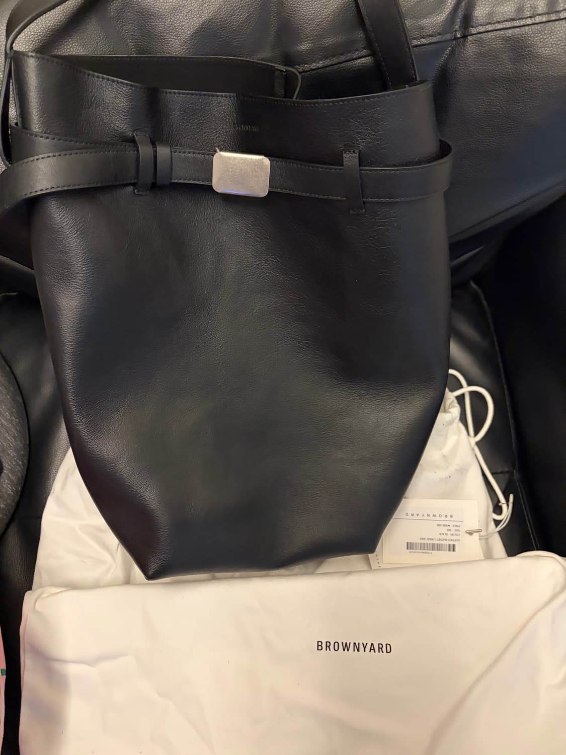 [Os] 브라운야드 레더 버킷 라지 백 상품이미지3